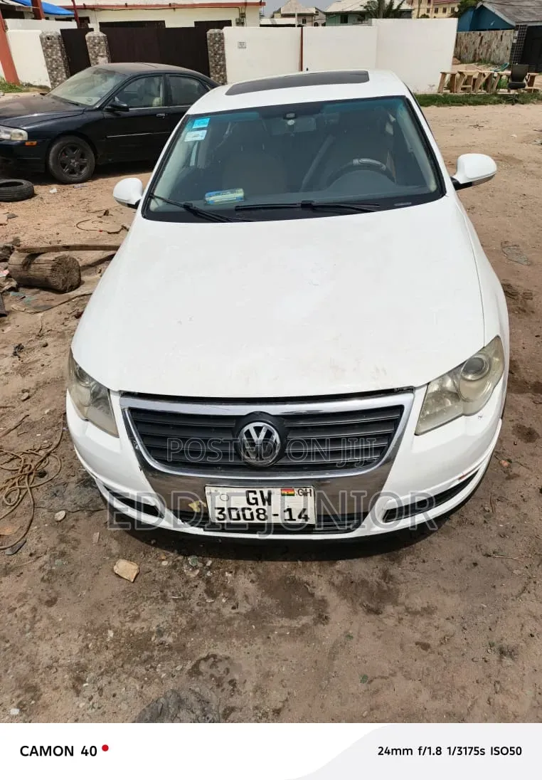 Volkswagen Passat 2010 White