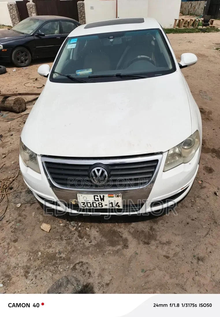 Volkswagen Passat 2010 White