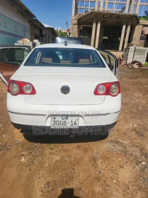 Volkswagen Passat 2010 White