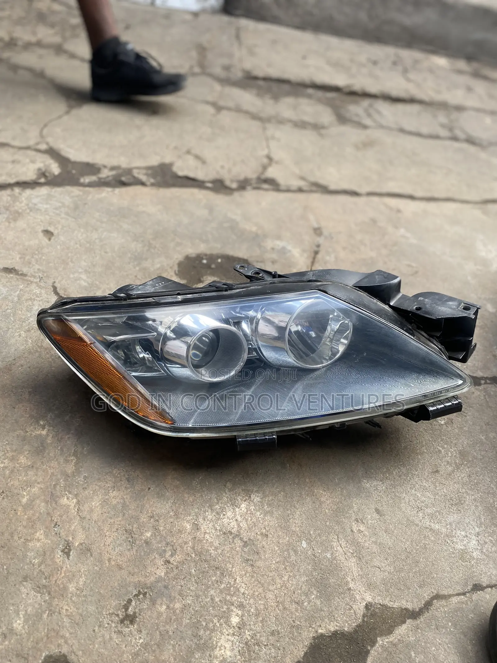 Mazda Cx-7 Headlight Pair