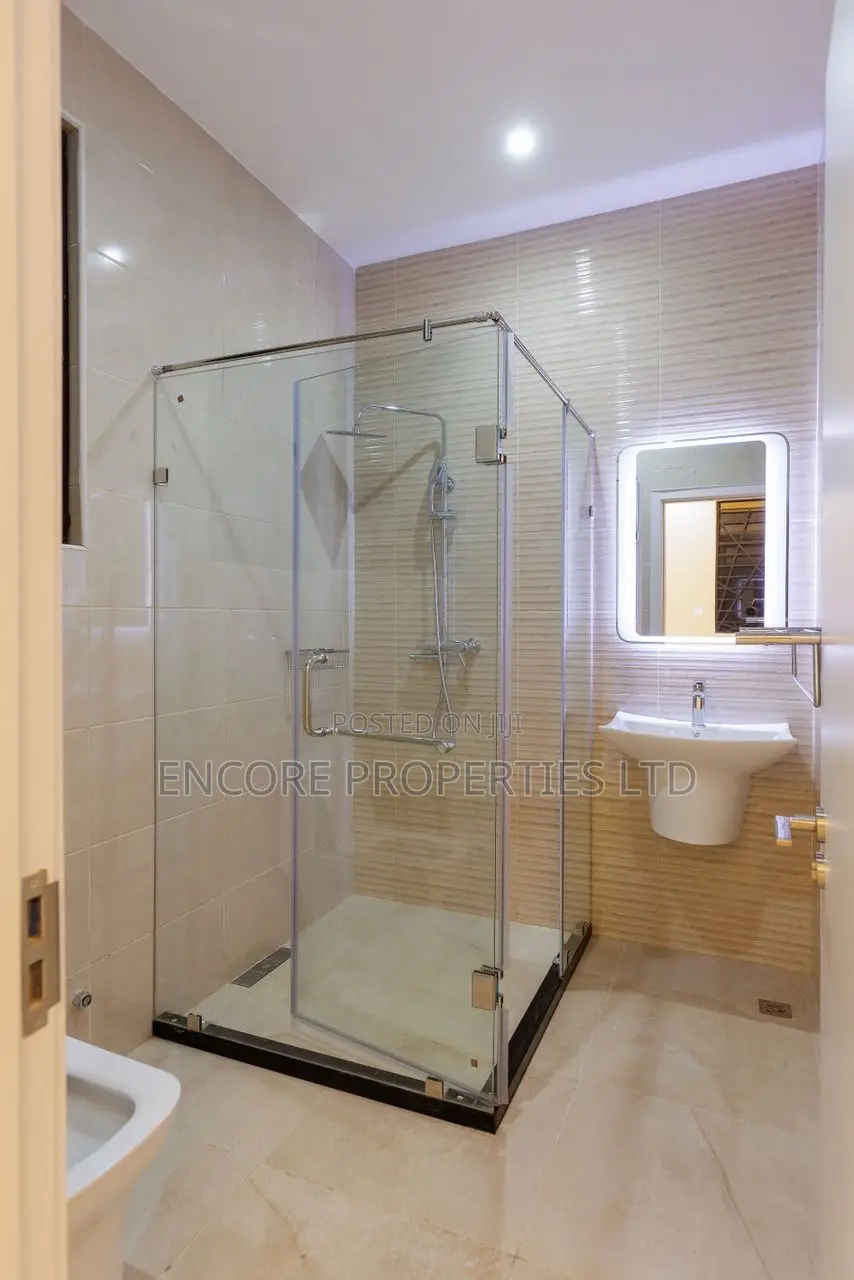 4bdrm House in Nikoi Street, East Legon for rent
