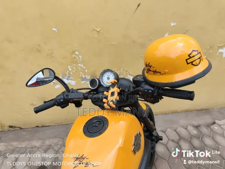 Harley-Davidson 2018 Yellow