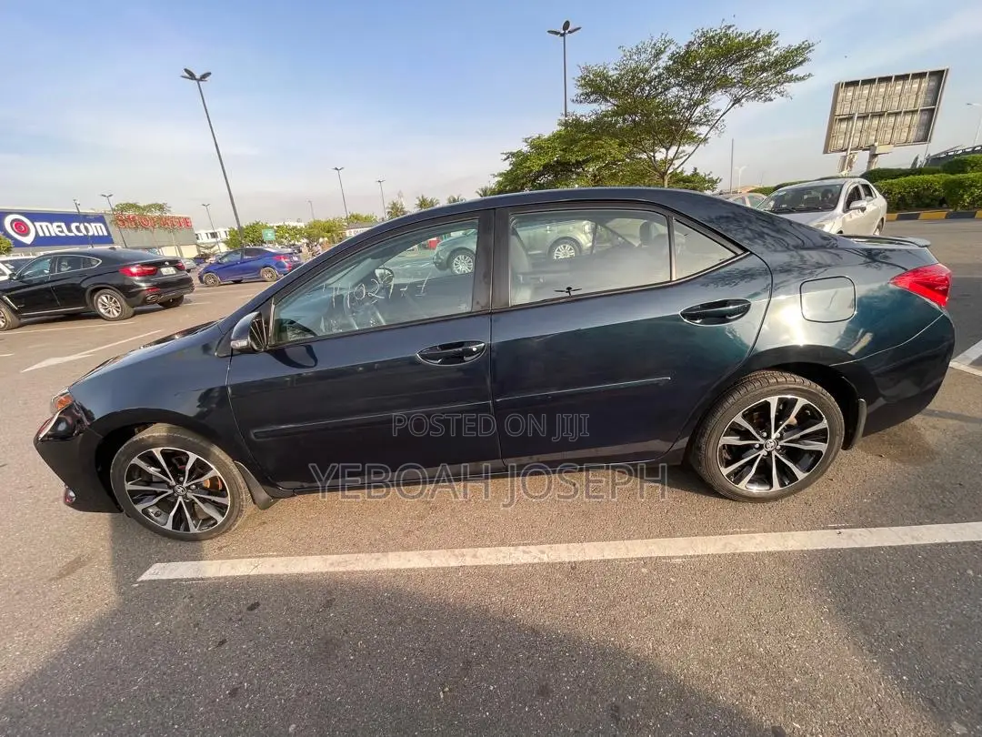 Toyota Corolla XSE (1.8L 4cyl 2A) 2018 Green
