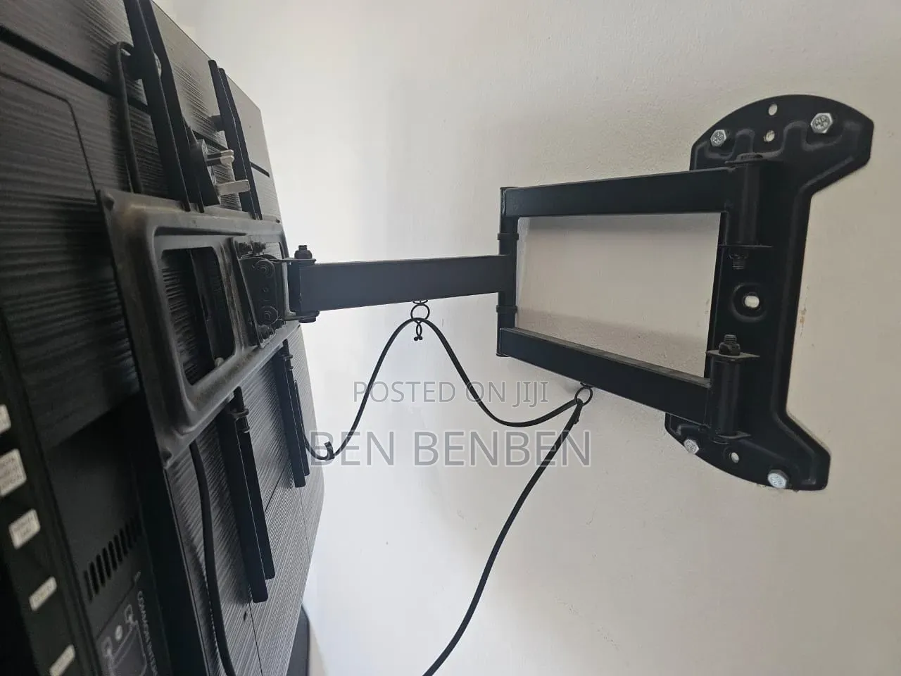 Samsung 43 Inches Uhd Smart Tv + Wallmount