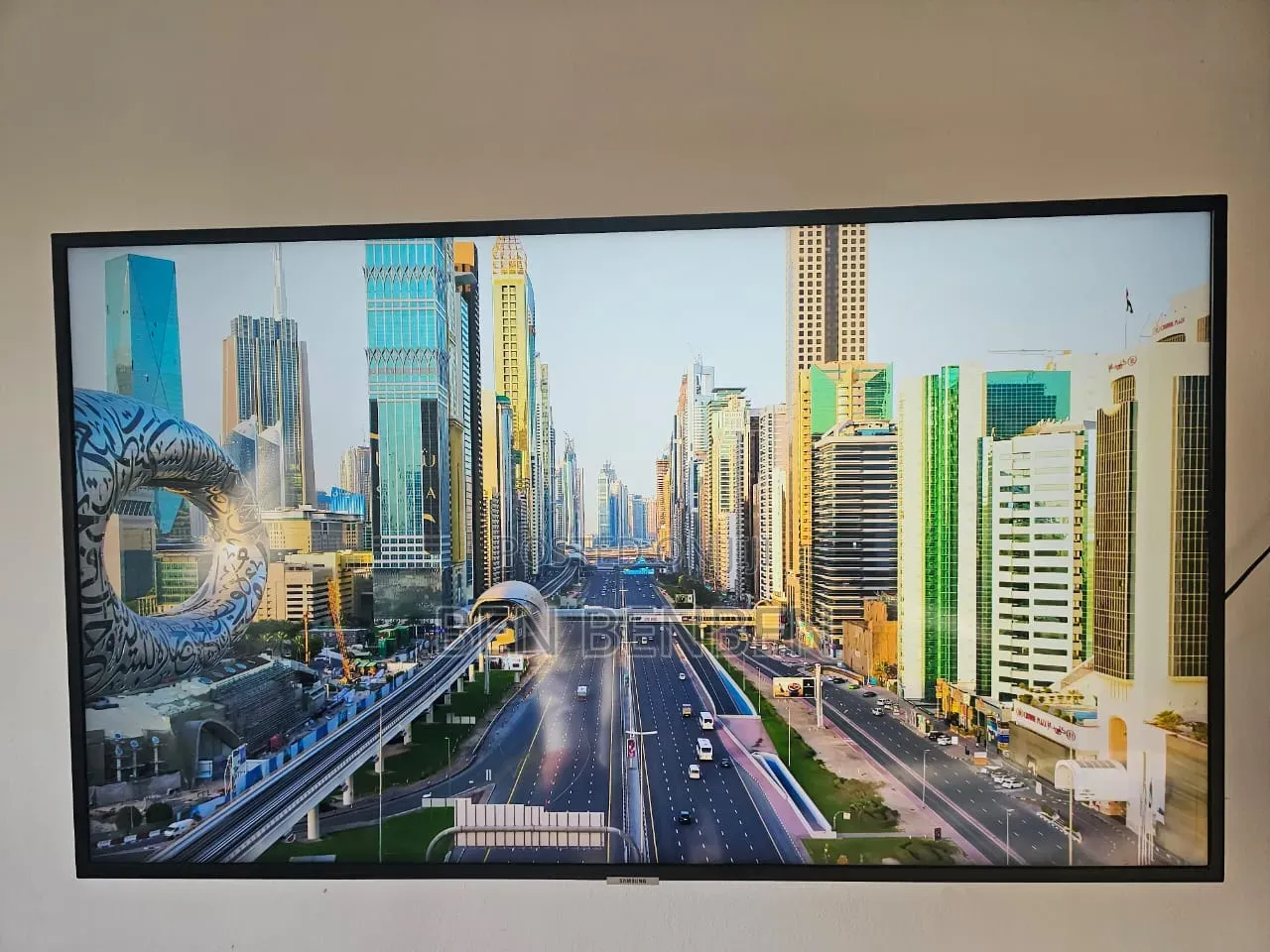 Samsung 43 Inches Uhd Smart Tv + Wallmount