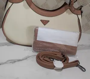 Pedra Hand Bag