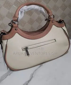 Pedra Hand Bag