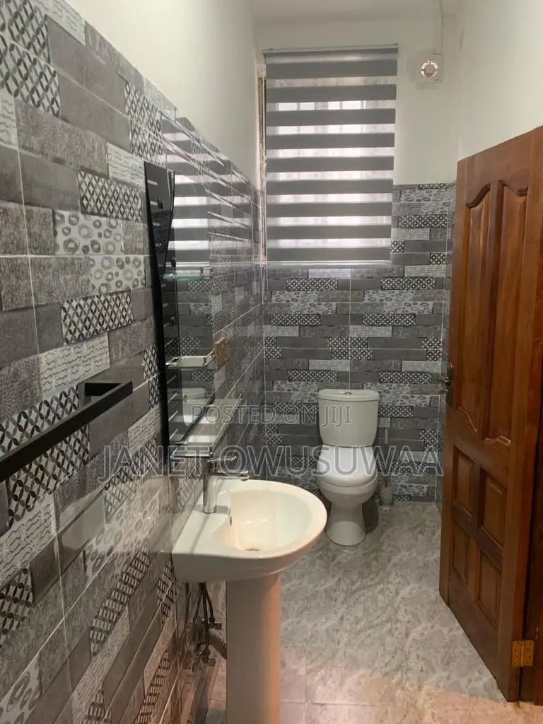Furnished 2bdrm Apartment in Ashomang Estate for rent