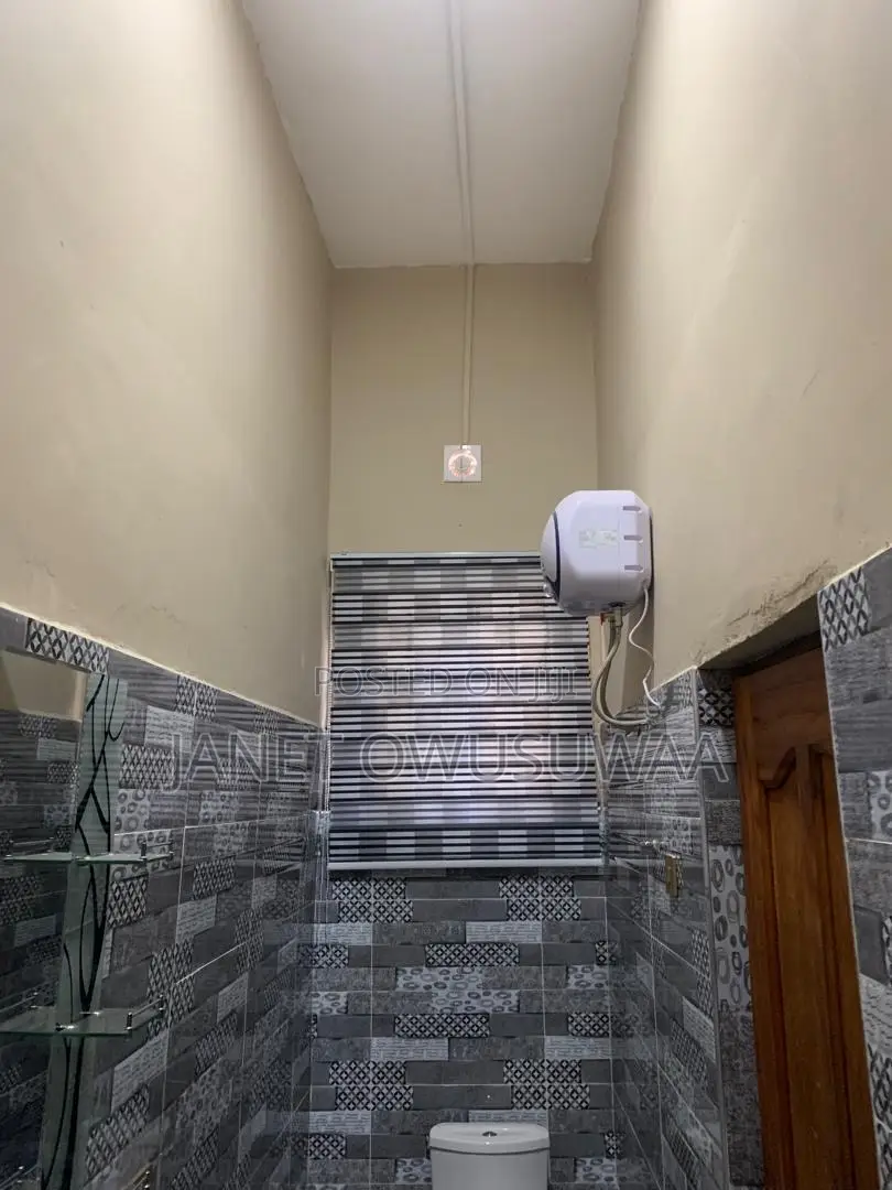 Furnished 1bdrm Apartment in Ashomang Estate for rent