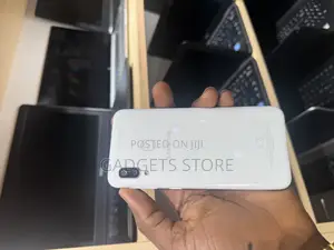 Samsung Galaxy A20e 32 GB Yellow