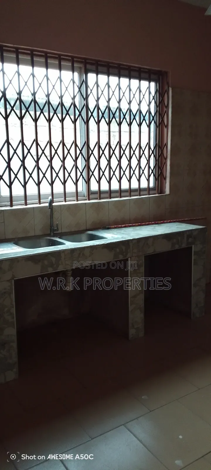3bdrm Block of Flats in Highways Koforidua, New-Juaben Municipal