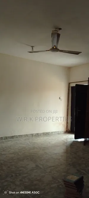 3bdrm Block of Flats in Highways Koforidua, New-Juaben Municipal
