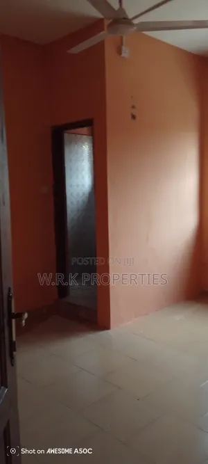 3bdrm Block of Flats in Highways Koforidua, New-Juaben Municipal