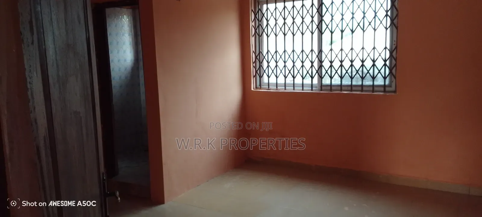 3bdrm Block of Flats in Highways Koforidua, New-Juaben Municipal