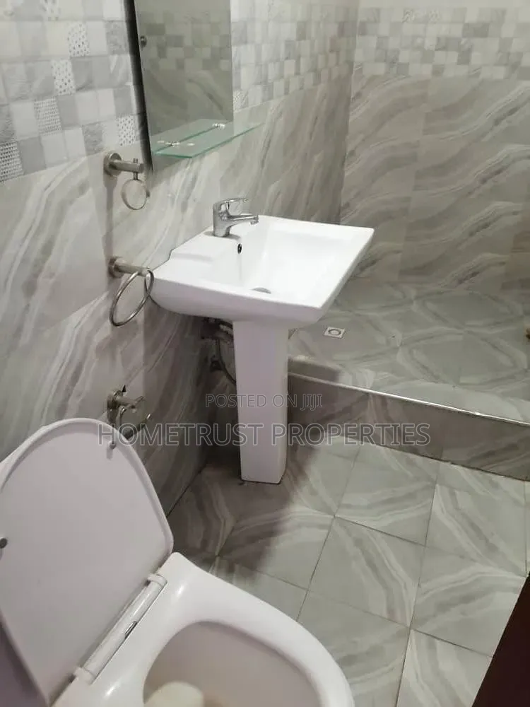 20bdrm Apartment in Amasaman Doboro for sale