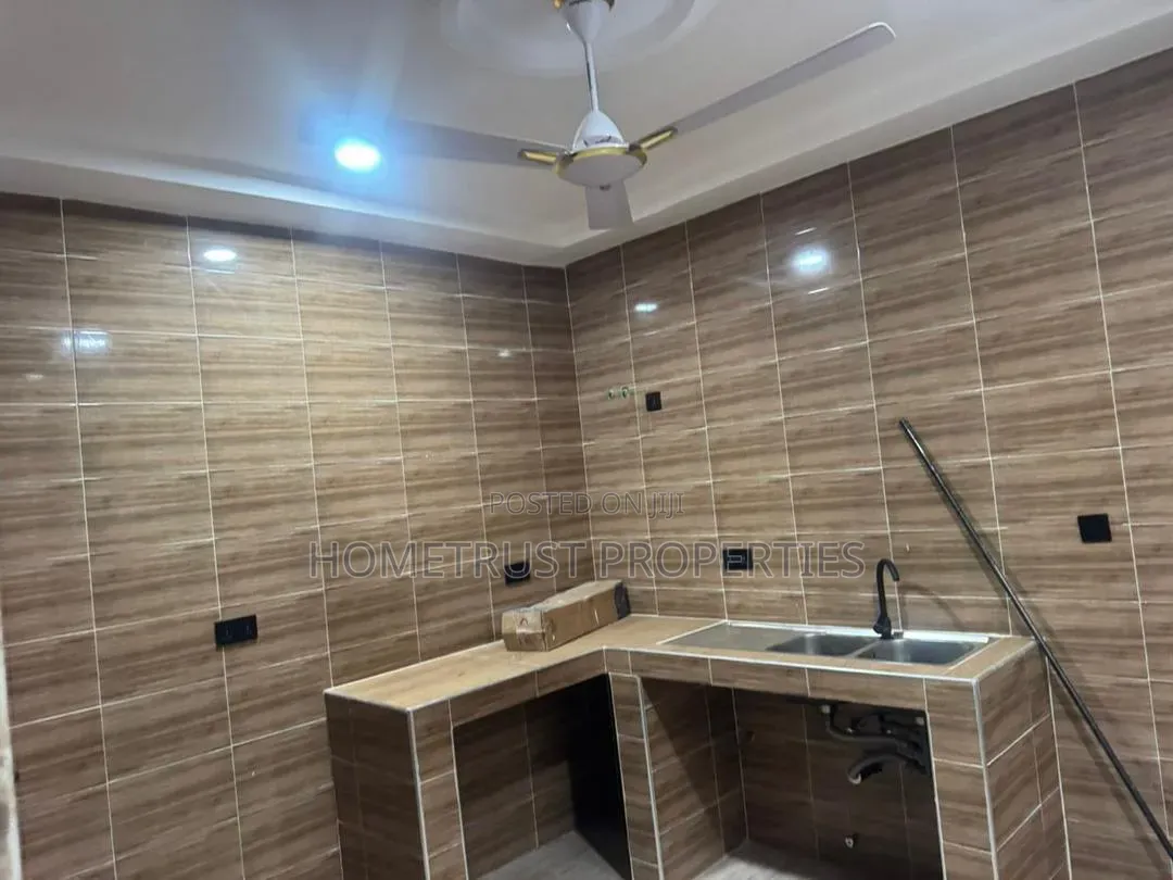 20bdrm Apartment in Amasaman Doboro for sale