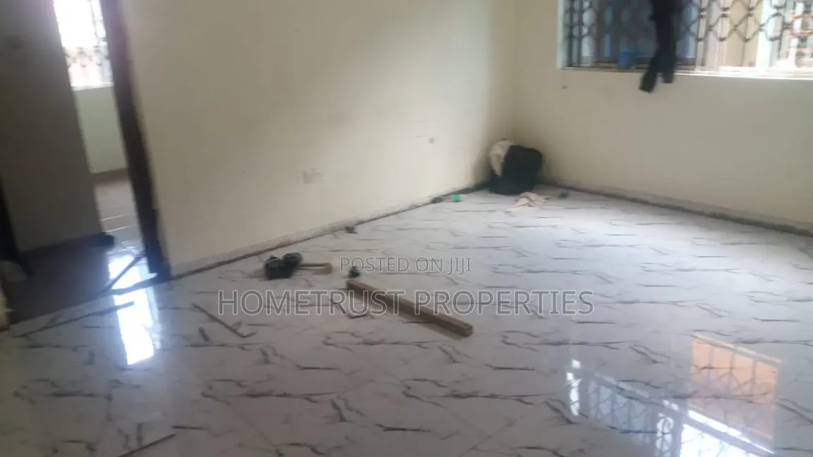 20bdrm Apartment in Amasaman Doboro for sale