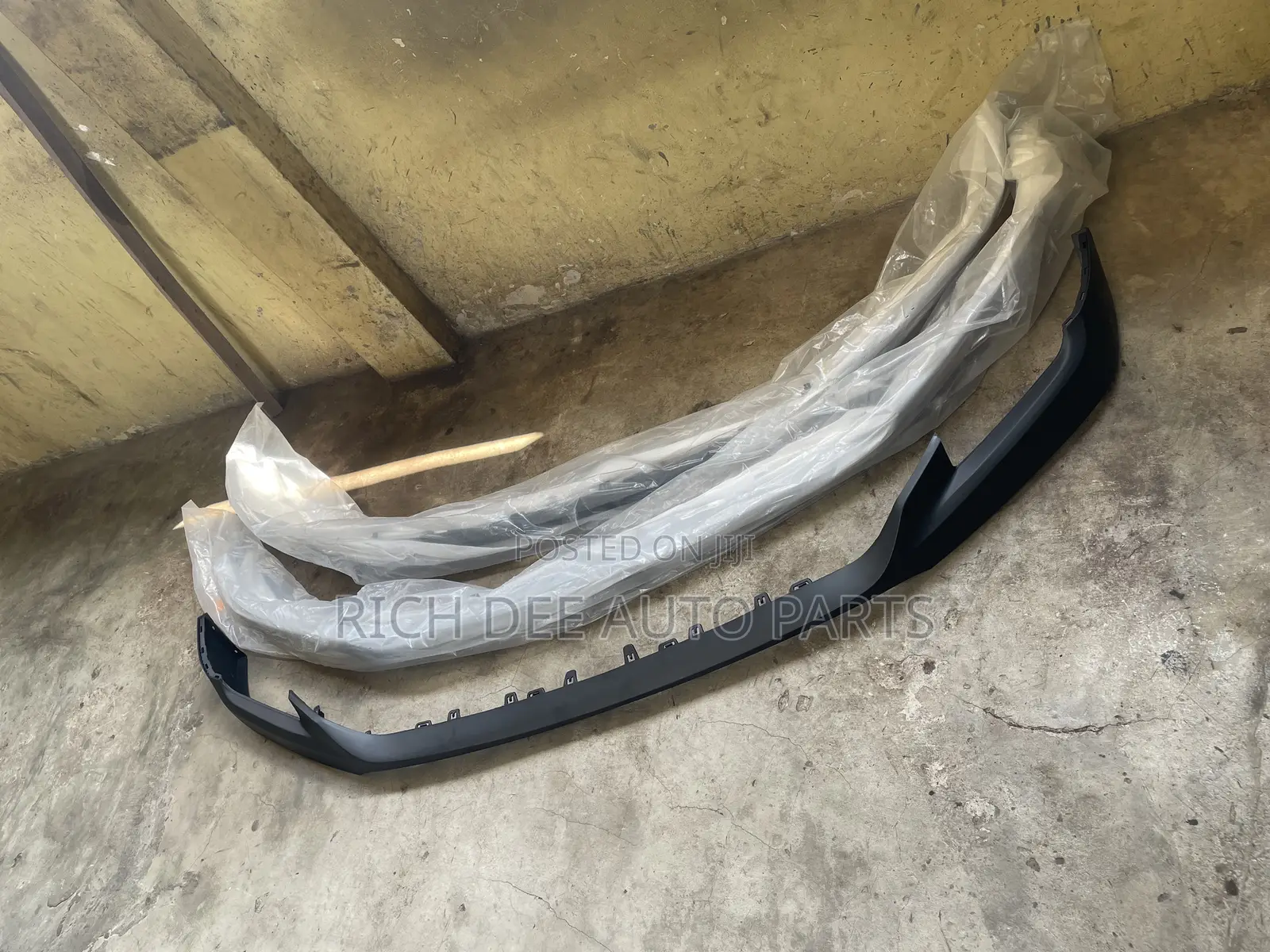 Ford F150 2021-2022-2023 Upper Bumper Moulding