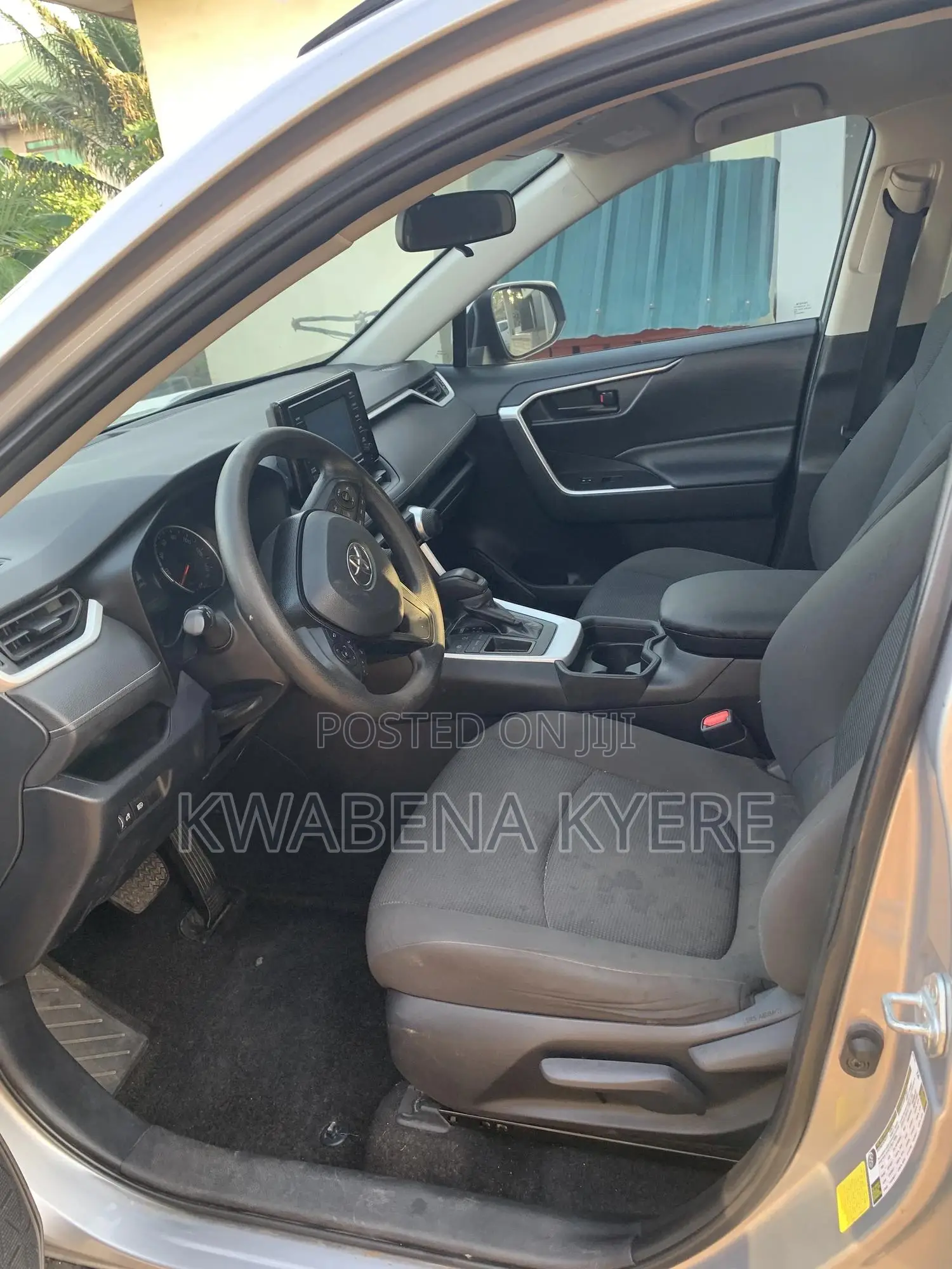 Toyota RAV4 LE AWD 2020 Gray