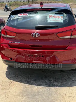 Hyundai Elantra 2018 Red