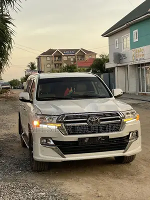 Toyota Land Cruiser 4.0 V6 GX-R 2011 White