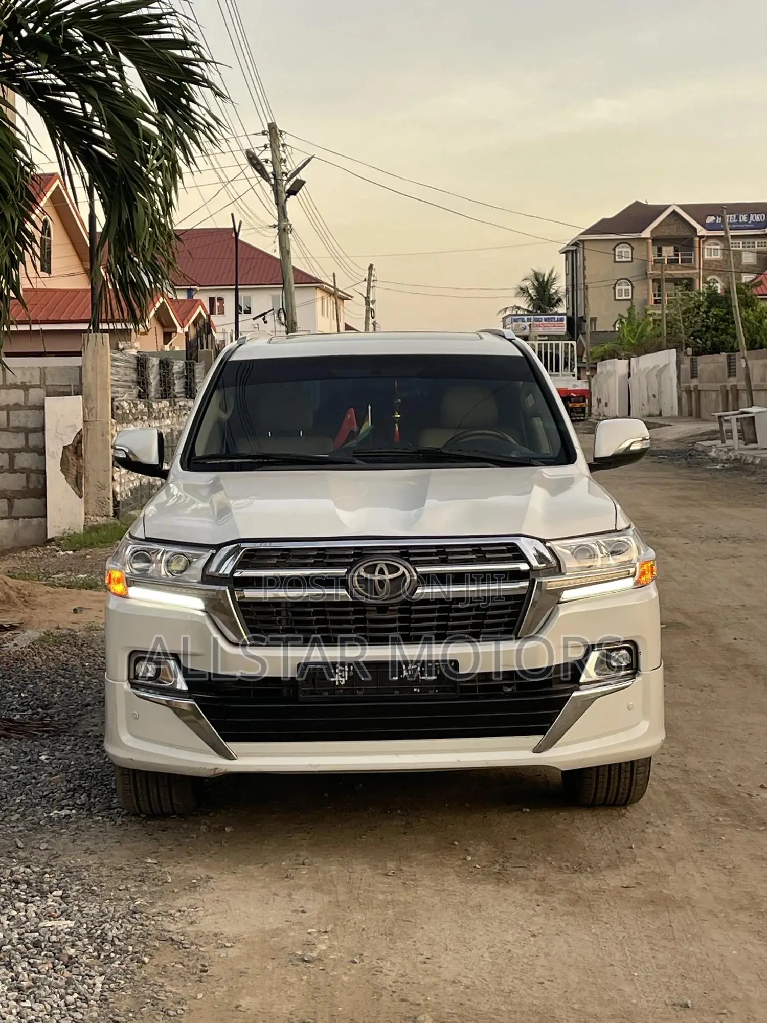 Toyota Land Cruiser 4.0 V6 GX-R 2011 White