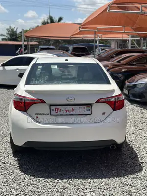 Toyota Corolla S Premium 4dr Sedan (1.8L 4cyl CVT) 2016 White