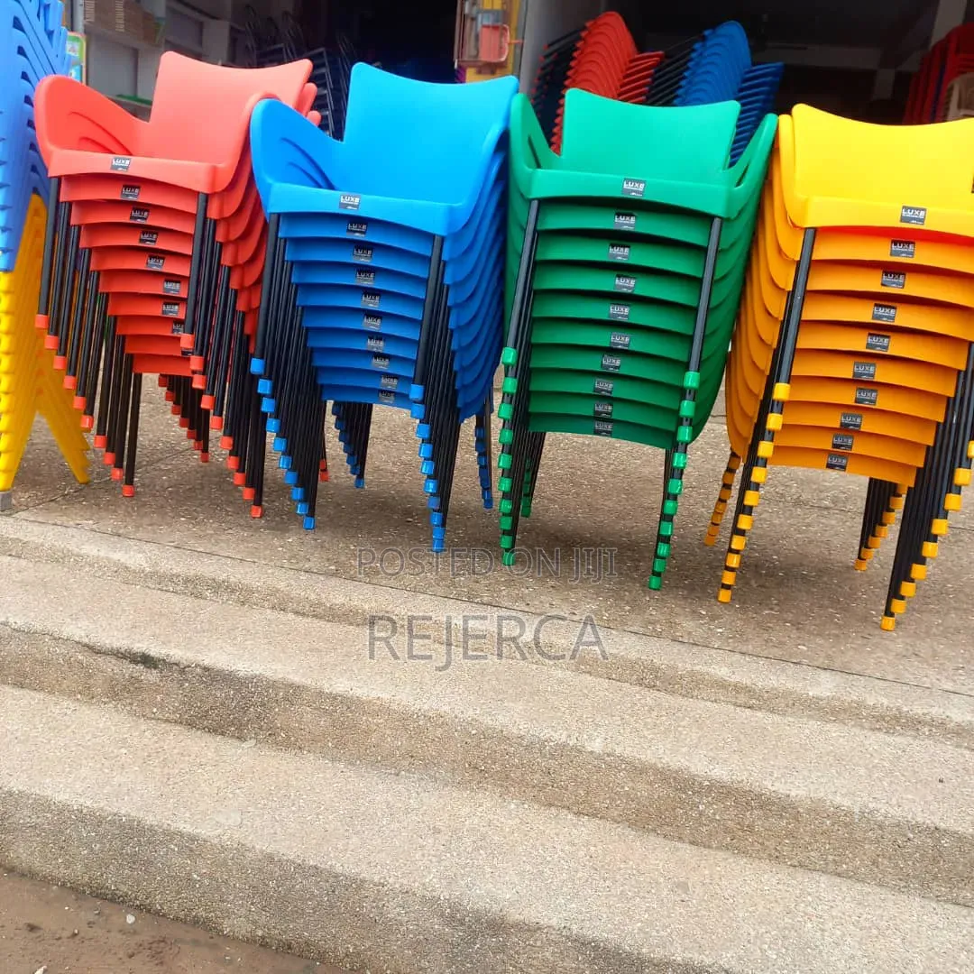 Quality Plastic Chair With Metal Legs