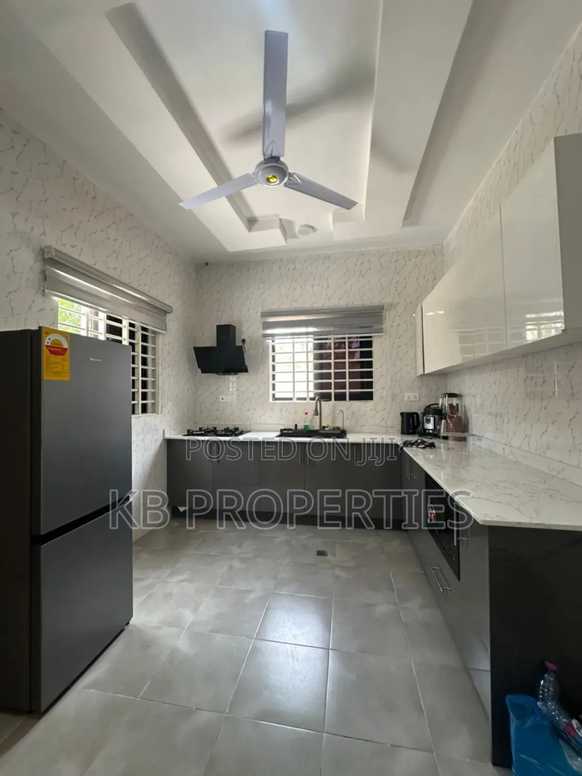 4bdrm House in Kb Properties, Baatsona Total for rent