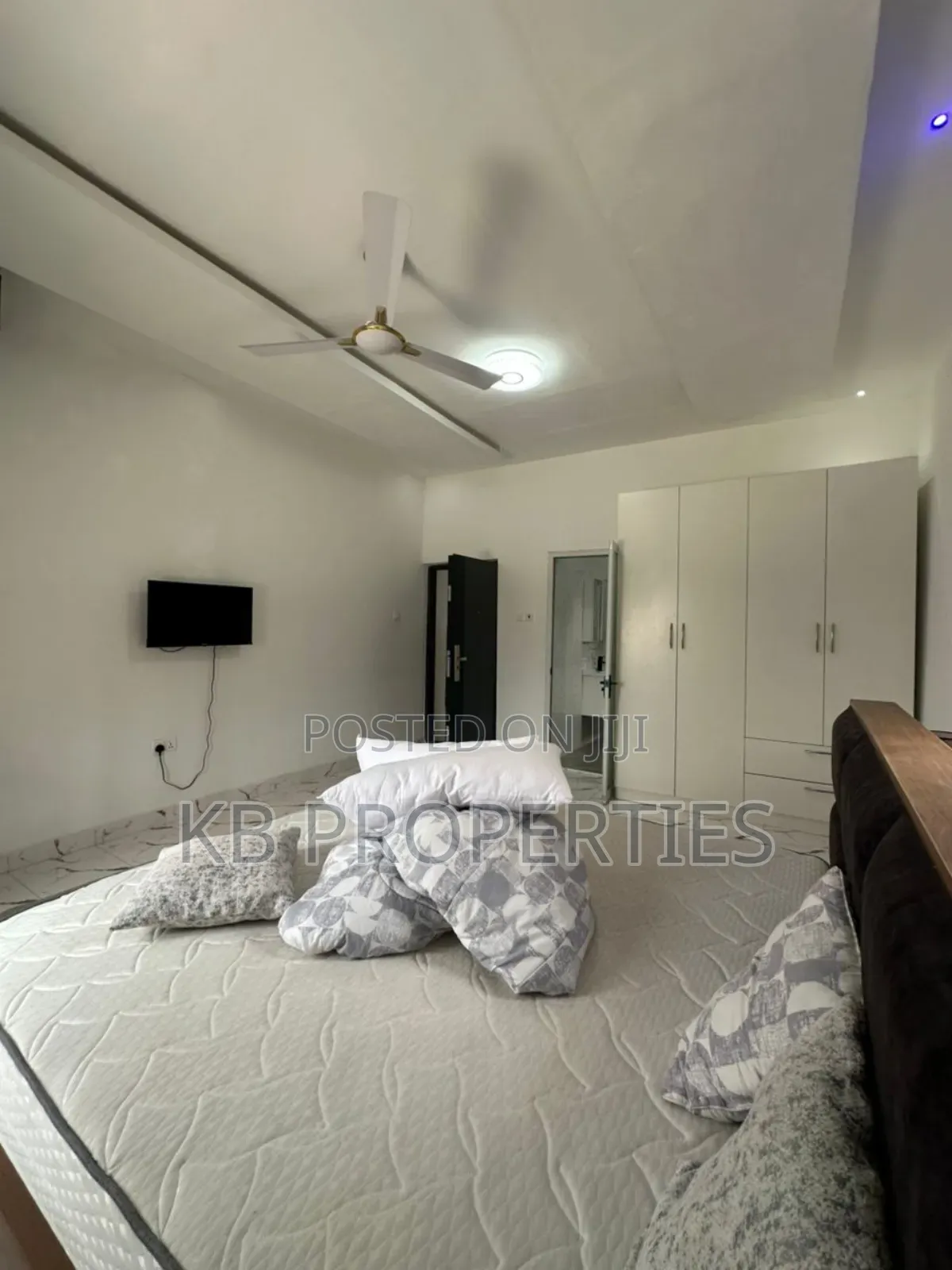 4bdrm House in Kb Properties, Baatsona Total for rent