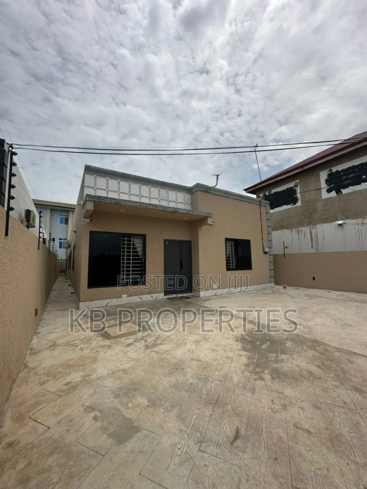 4bdrm House in Kb Properties, Baatsona Total for rent