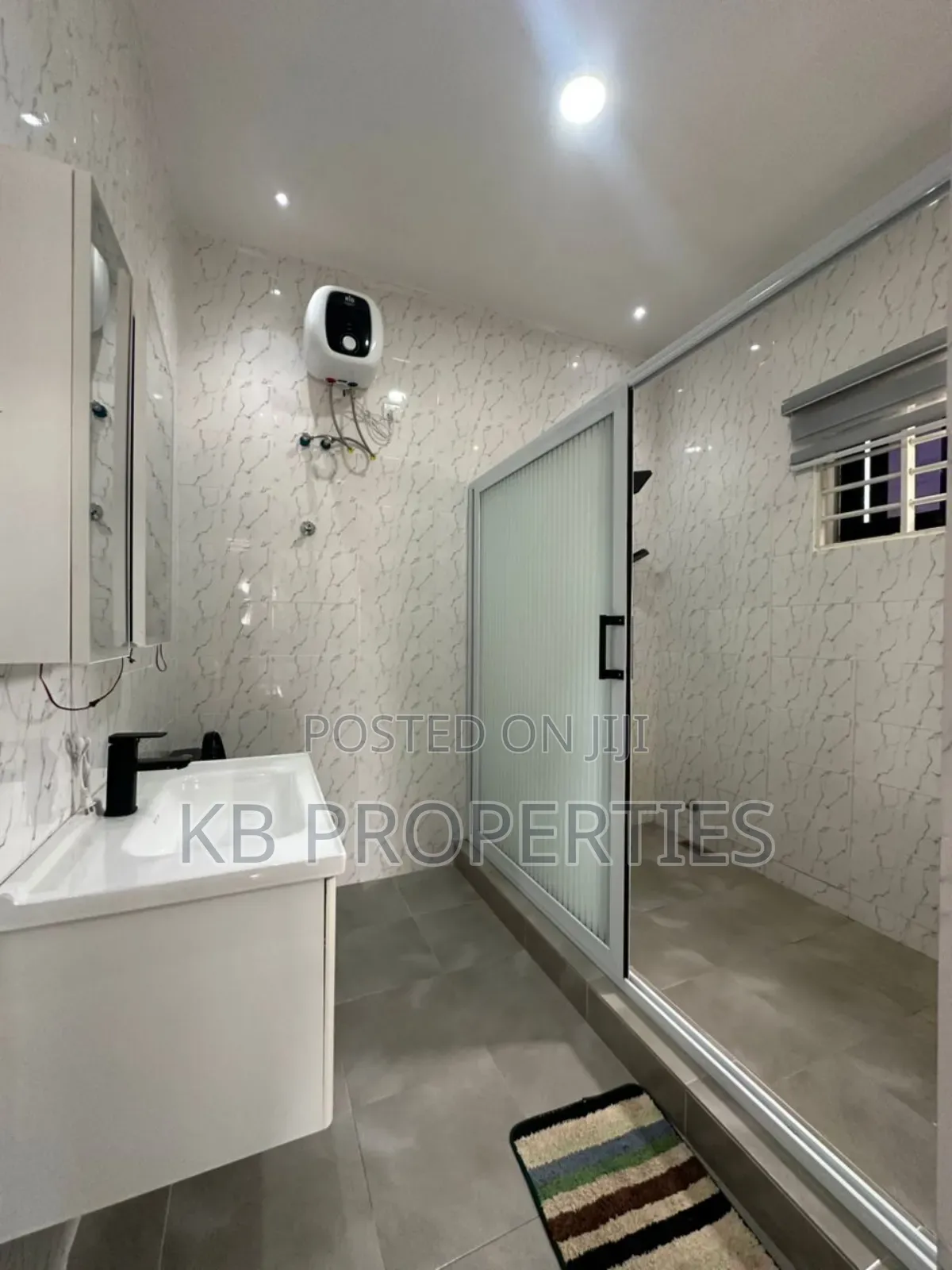 4bdrm House in Kb Properties, Baatsona Total for rent