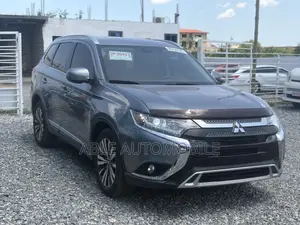 Mitsubishi Outlander SEL FWD 2019 Gray