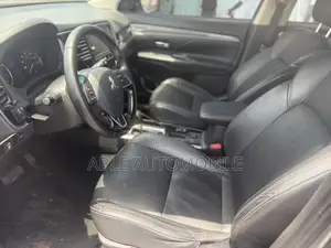 Mitsubishi Outlander SEL FWD 2019 Gray