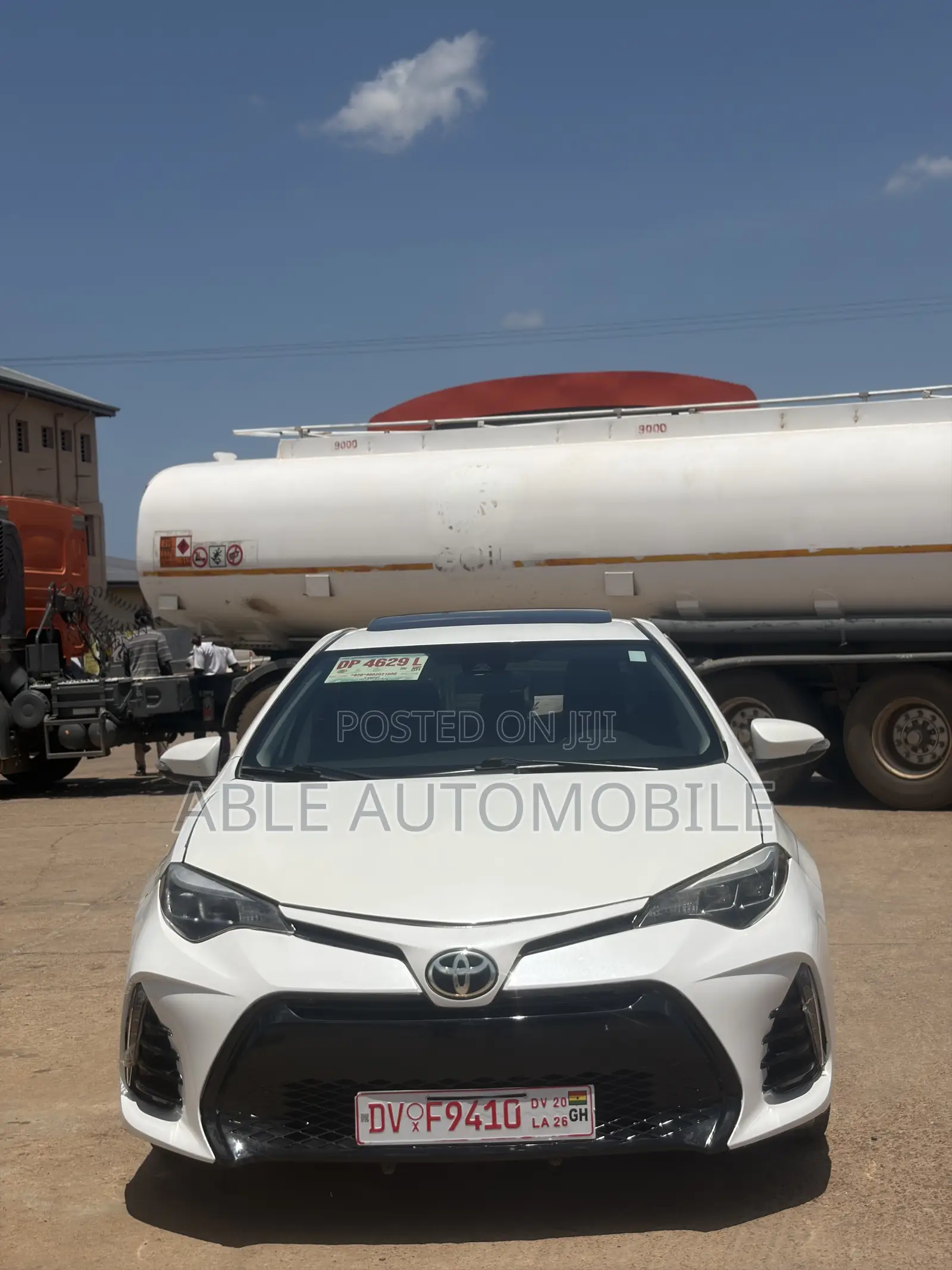 Toyota Corolla SE Special Edition 4dr Sedan (1.8L 4cyl CVT) 2017 White
