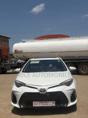 Toyota Corolla SE Special Edition 4dr Sedan (1.8L 4cyl CVT) 2017 White
