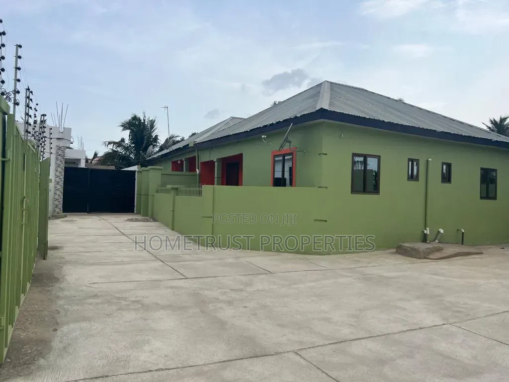 11bdrm Apartment in Kasoa Krispo, Pentecost for sale