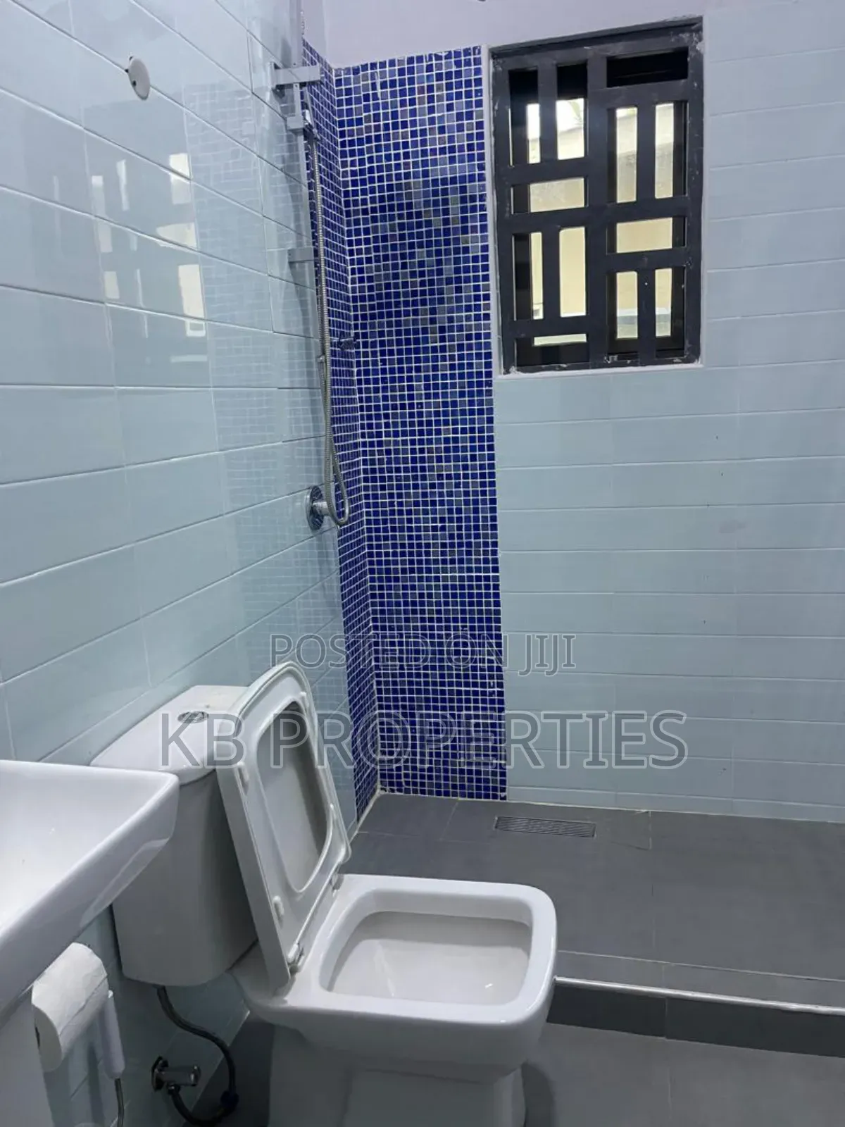 2bdrm Apartment in Kb Properties, Baatsona Total for rent