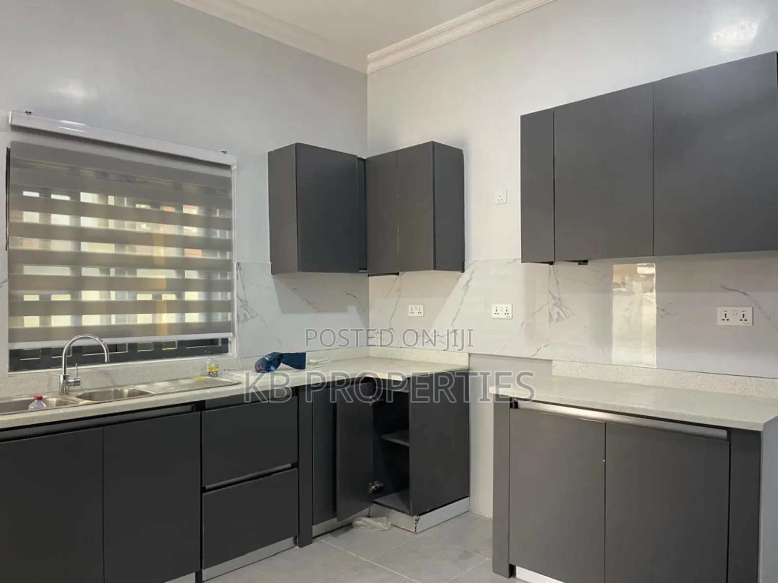 2bdrm Apartment in Kb Properties, Baatsona Total for rent