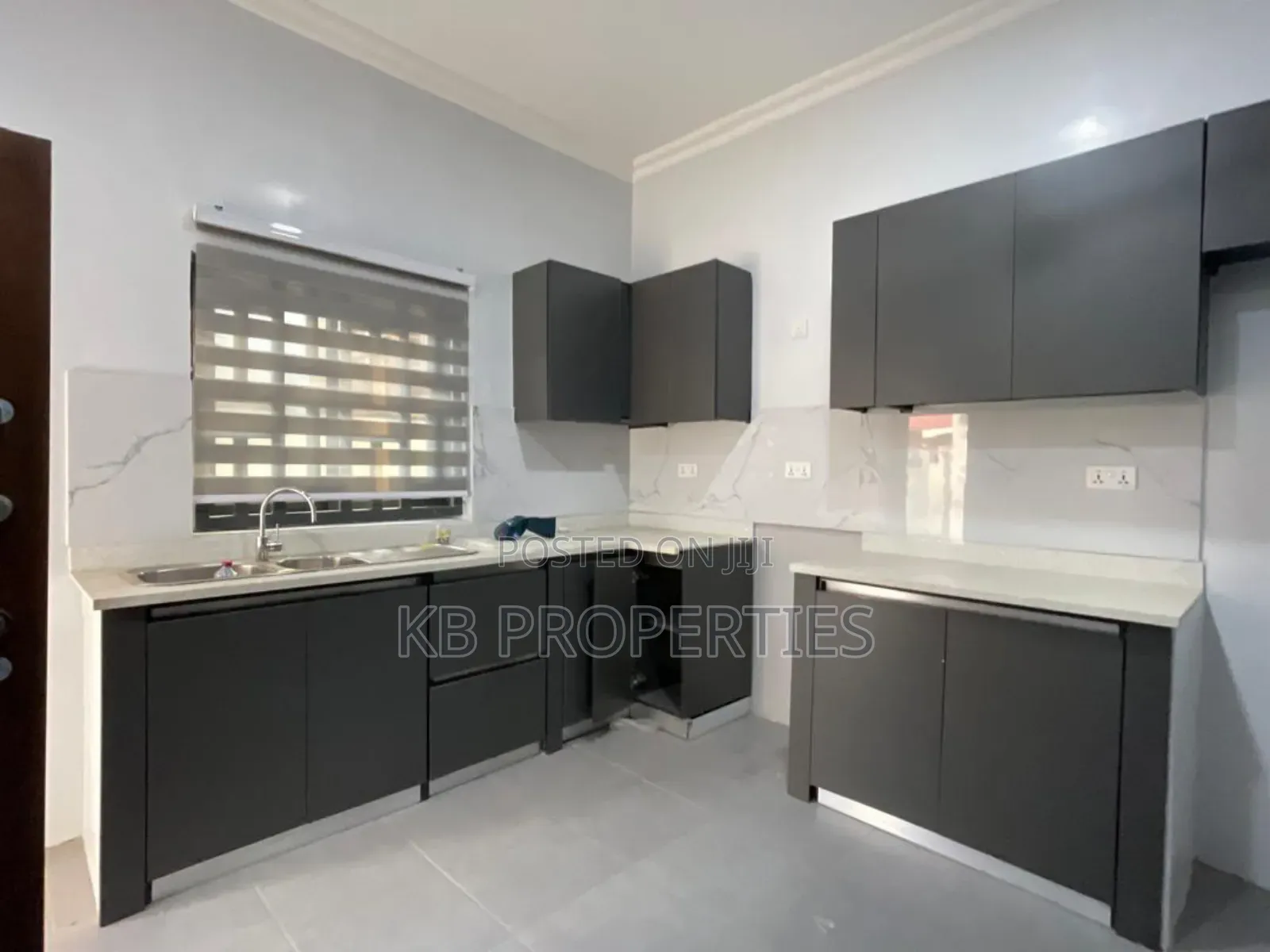 2bdrm Apartment in Kb Properties, Baatsona Total for rent