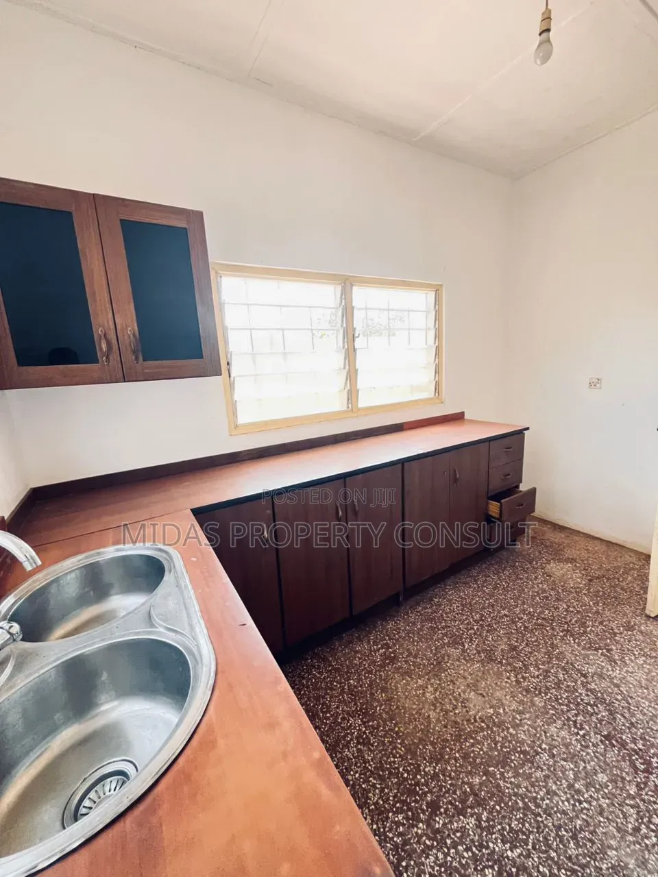 4bdrm House in Upsa for rent