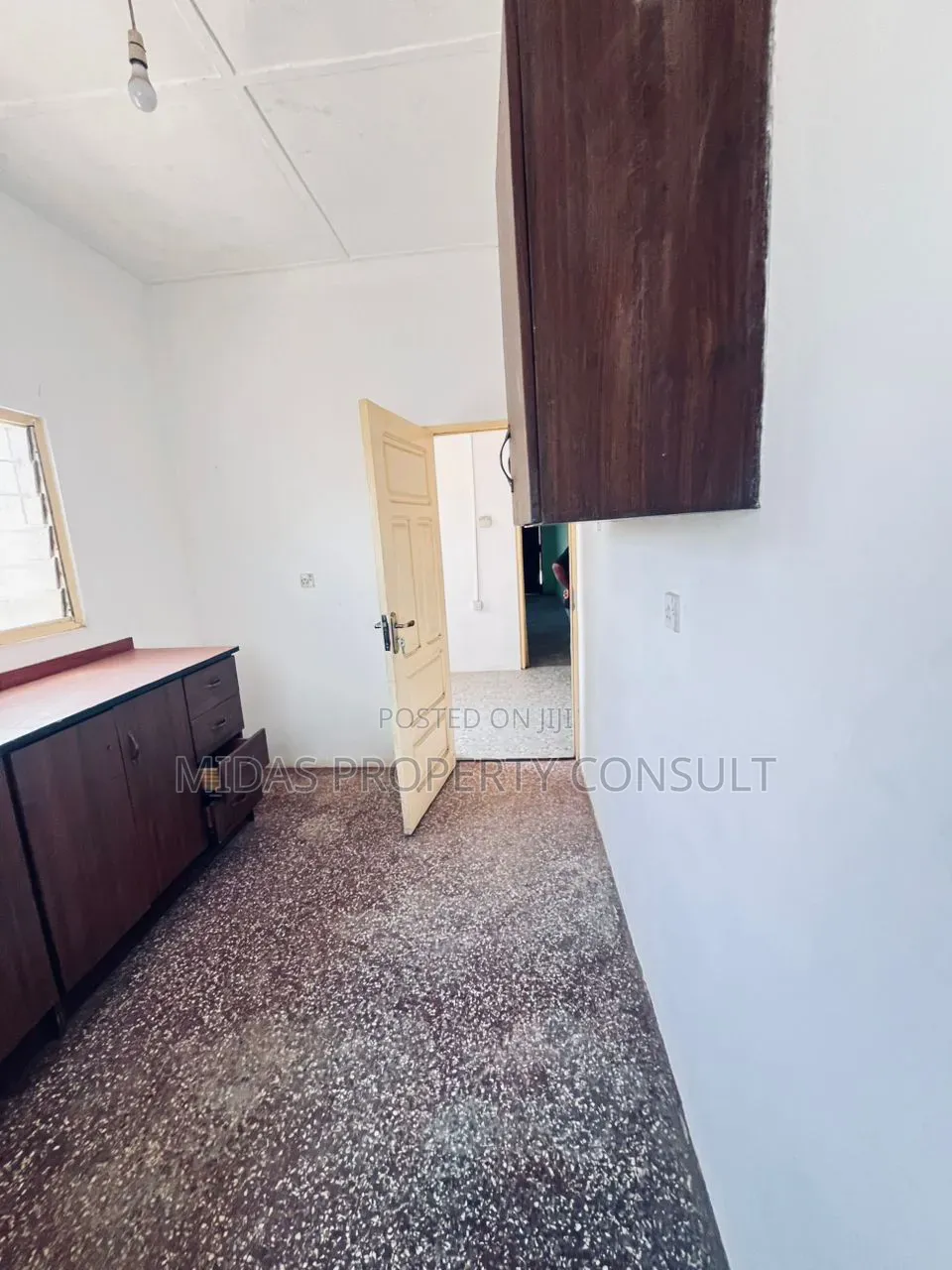 4bdrm House in Upsa for rent