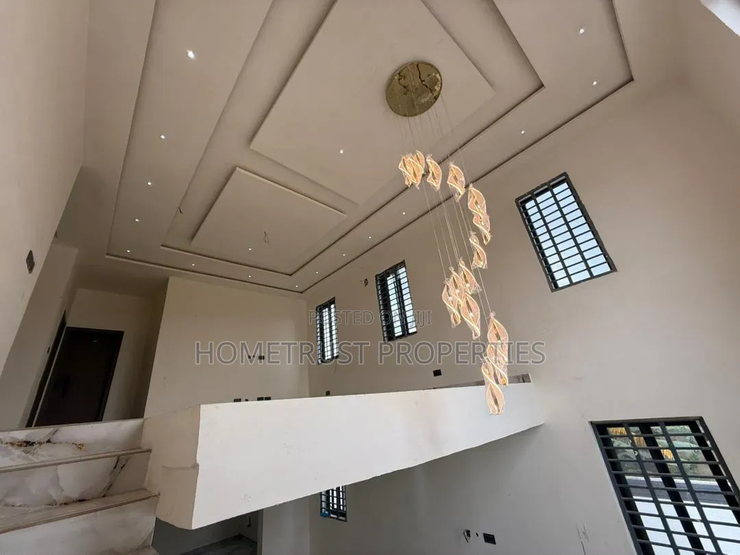 5bdrm Duplex in Adenta Ssnit for sale