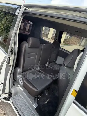 Toyota Voxy 2010 White