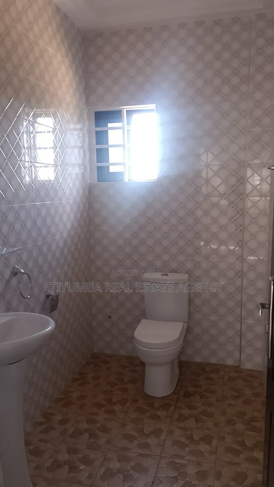 3bdrm Apartment in Tiyumba Real Estate, Asore Junction for rent