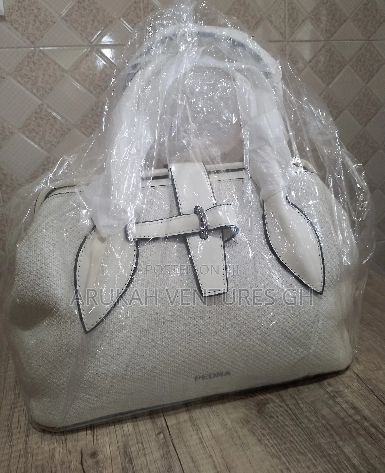 Ladies Hand Bag ( Pedra)