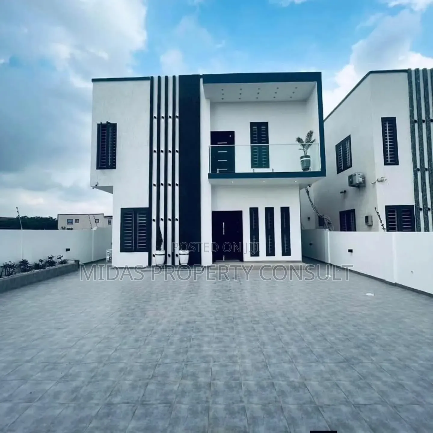 4bdrm House in Ars Ogbojo, Accra Metropolitan for sale
