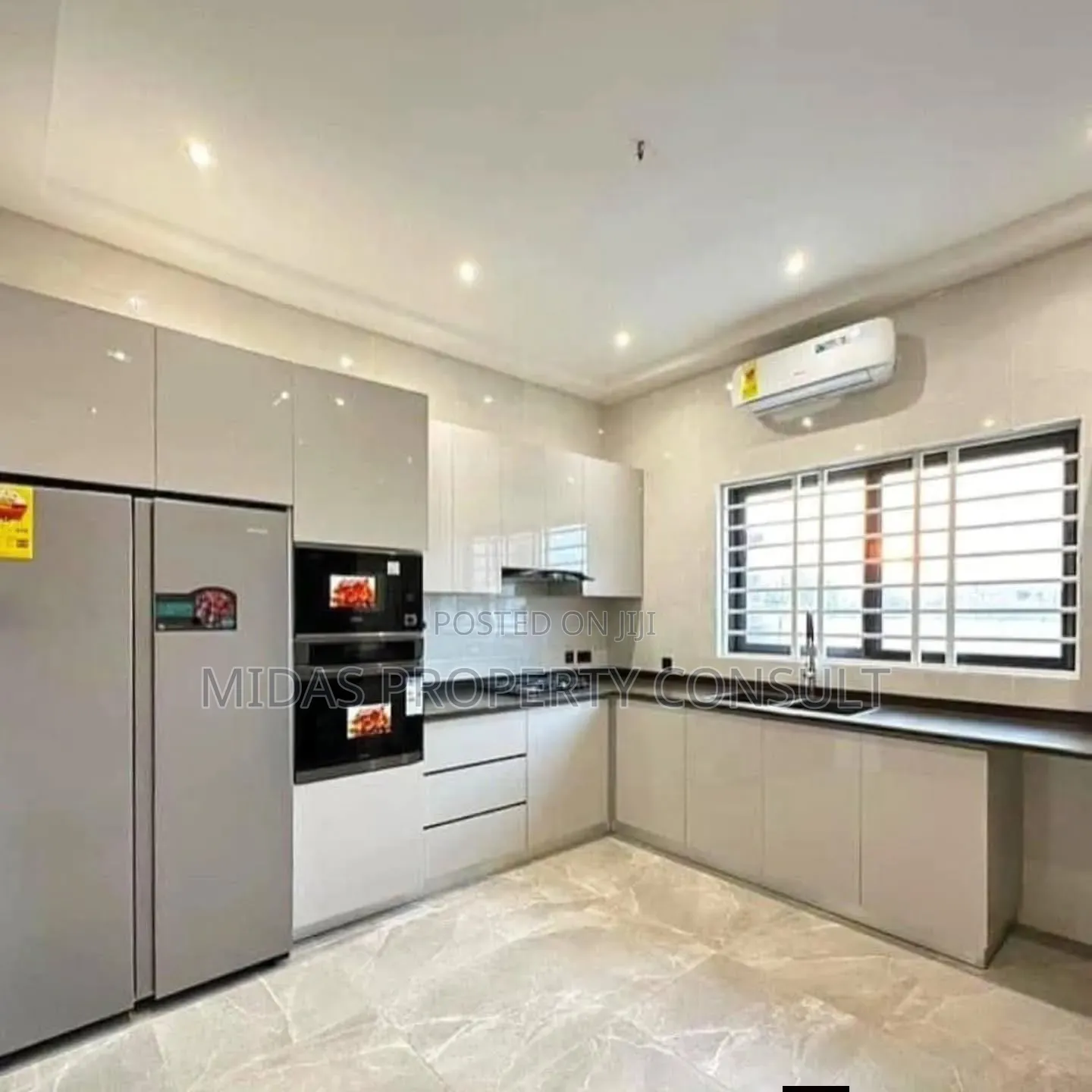4bdrm House in Ars Ogbojo, Accra Metropolitan for sale