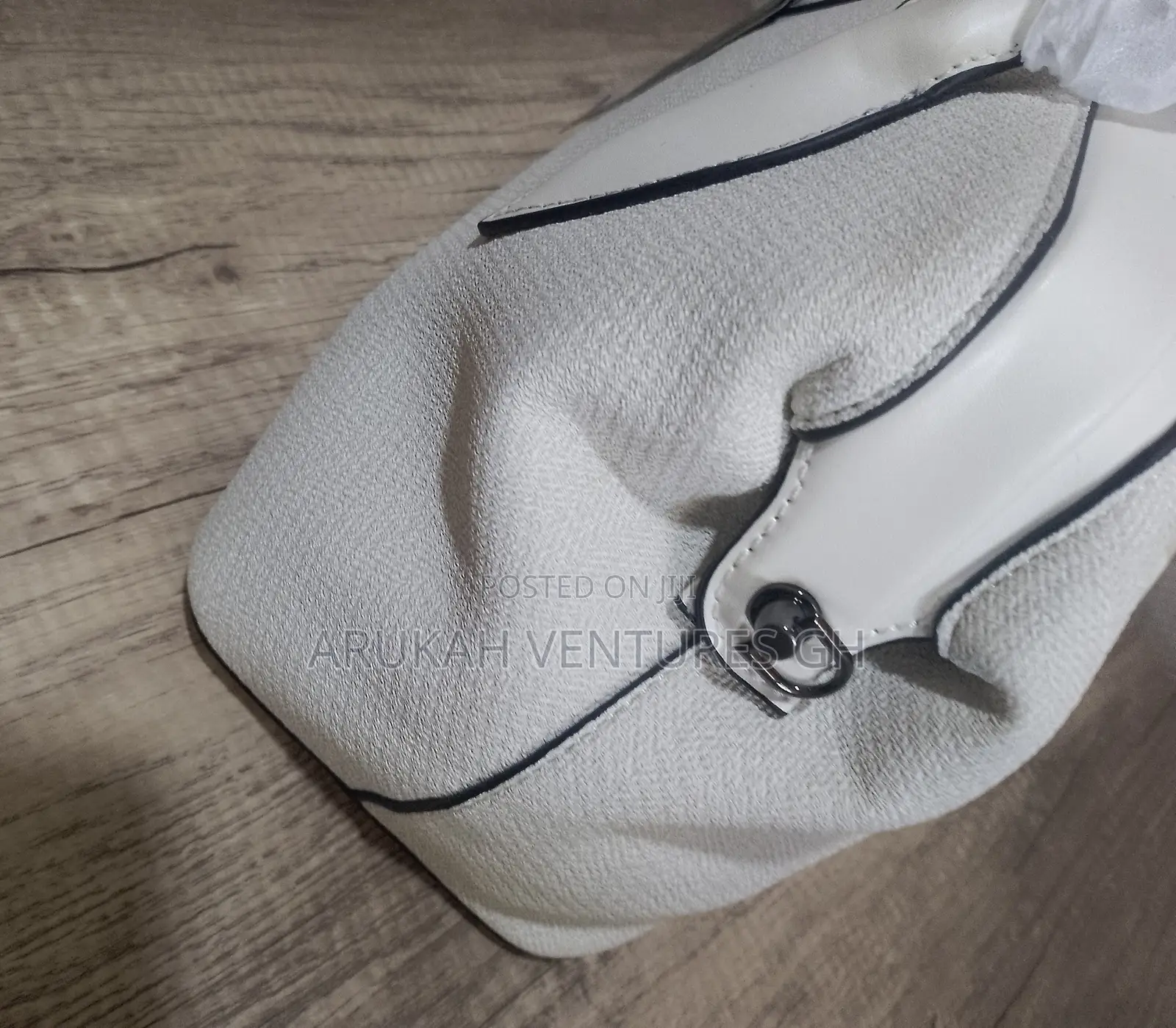 Ladies Hand Bag ( Pedra)