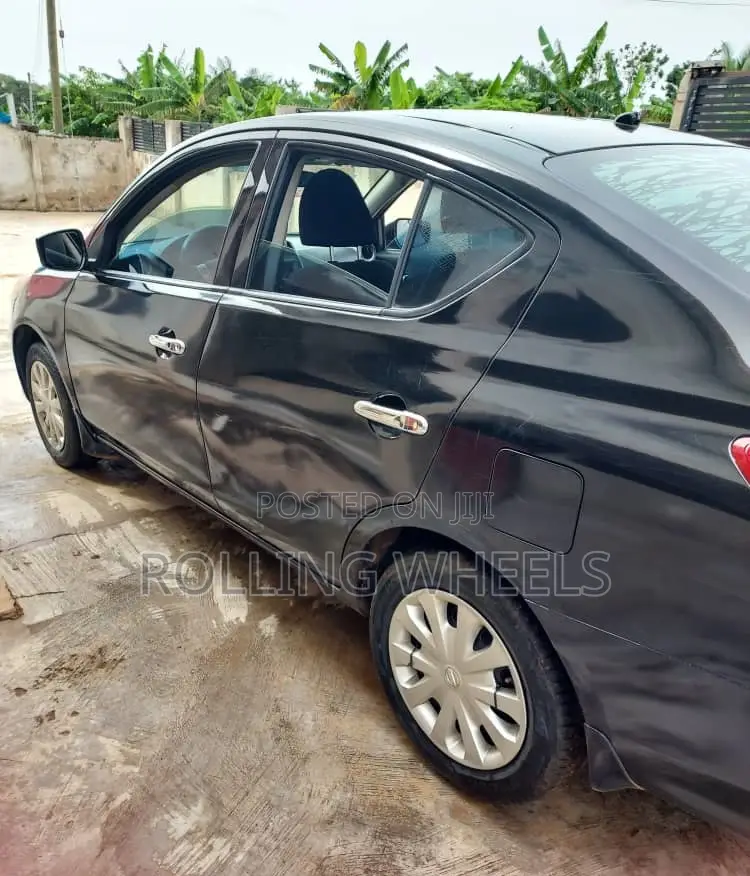 Nissan Versa 2013 Black